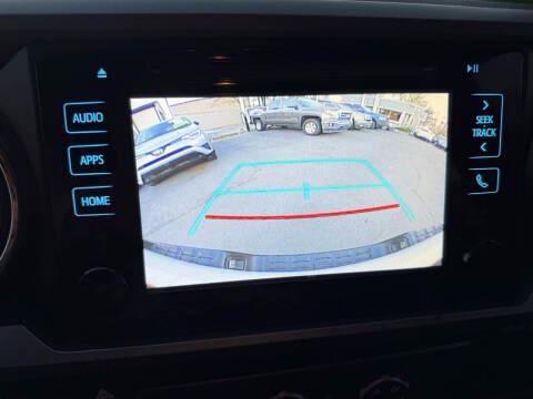 Toyota Tacoma TRD Off Road Double Cab 6' Bed V6 4x4 AT (Natl) 2017