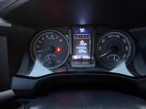 Toyota Tacoma TRD Off Road Double Cab 6' Bed V6 4x4 AT (Natl) 2017