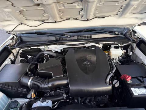 Toyota Tacoma TRD Off Road Double Cab 6' Bed V6 4x4 AT (Natl) 2017