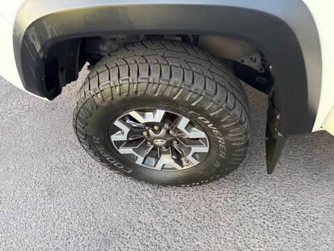 Toyota Tacoma TRD Off Road Double Cab 6' Bed V6 4x4 AT (Natl) 2017