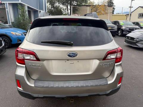 Subaru Outback 4dr Wgn 3.6R Limited 2015