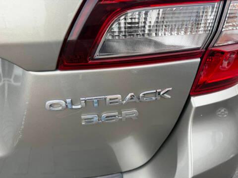 Subaru Outback 4dr Wgn 3.6R Limited 2015