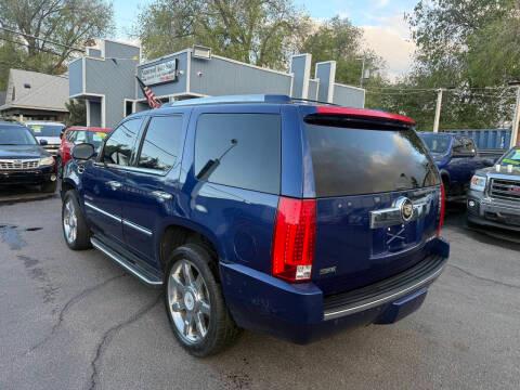 Cadillac Escalade AWD 4dr Luxury 2012