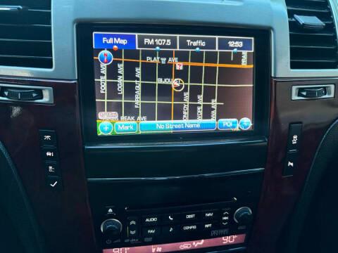 Cadillac Escalade AWD 4dr Luxury 2012