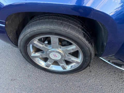 Cadillac Escalade AWD 4dr Luxury 2012