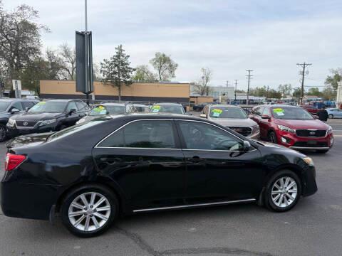 Toyota Camry 4dr Sdn I4 Auto XLE (Natl) 2013