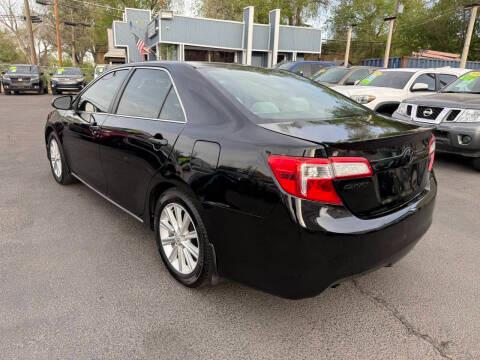 Toyota Camry 4dr Sdn I4 Auto XLE (Natl) 2013