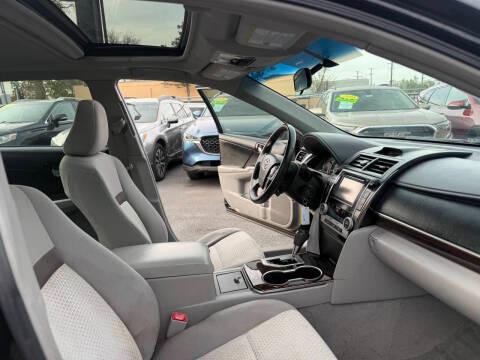 Toyota Camry 4dr Sdn I4 Auto XLE (Natl) 2013