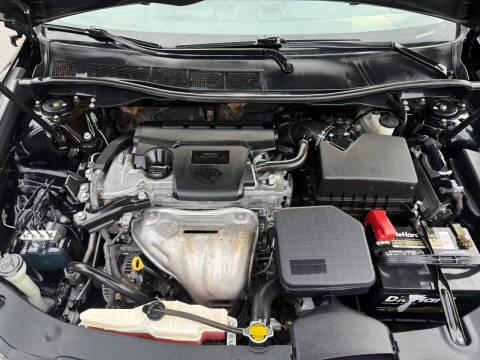 Toyota Camry 4dr Sdn I4 Auto XLE (Natl) 2013