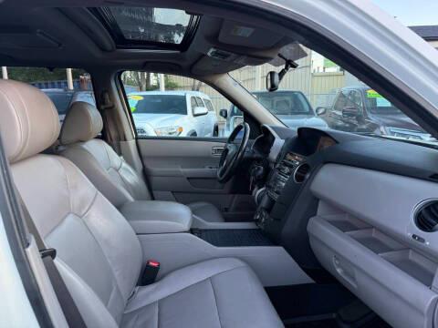 Honda Pilot 4WD 4dr Touring w/RES & Navi 2015