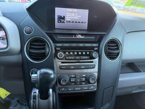 Honda Pilot 4WD 4dr Touring w/RES & Navi 2015