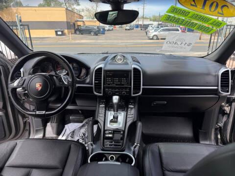 Porsche Cayenne AWD 4dr Tiptronic 2012