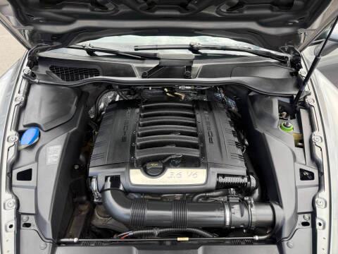 Porsche Cayenne AWD 4dr Tiptronic 2012