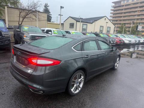 Ford Fusion 4dr Sdn Titanium FWD 2016