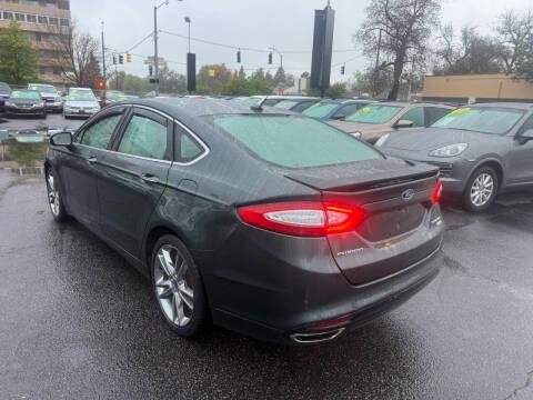 Ford Fusion 4dr Sdn Titanium FWD 2016