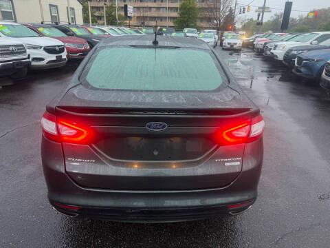 Ford Fusion 4dr Sdn Titanium FWD 2016