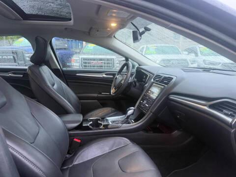 Ford Fusion 4dr Sdn Titanium FWD 2016
