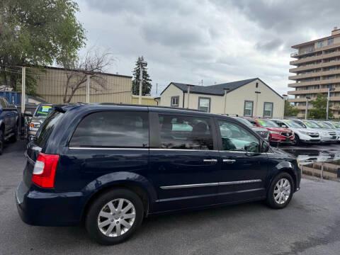 Chrysler Town & Country 4dr Wgn Touring 2016