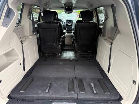 Chrysler Town & Country 4dr Wgn Touring 2016