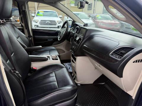 Chrysler Town & Country 4dr Wgn Touring 2016