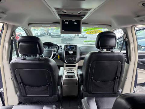 Chrysler Town & Country 4dr Wgn Touring 2016