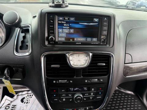 Chrysler Town & Country 4dr Wgn Touring 2016
