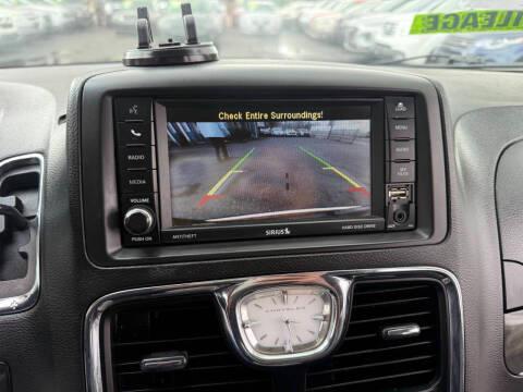 Chrysler Town & Country 4dr Wgn Touring 2016