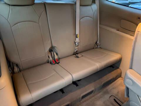 Buick Enclave AWD 4dr Leather 2012
