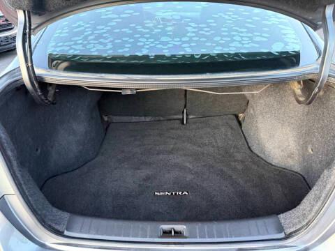Nissan Sentra 4dr Sdn I4 CVT SR 2016