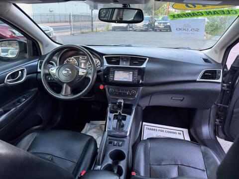 Nissan Sentra 4dr Sdn I4 CVT SR 2016