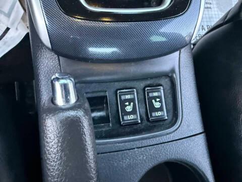 Nissan Sentra 4dr Sdn I4 CVT SR 2016