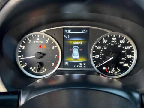 Nissan Sentra 4dr Sdn I4 CVT SR 2016