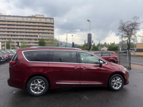 Chrysler Pacifica Limited FWD 2019