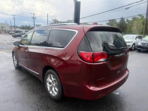 Chrysler Pacifica Limited FWD 2019
