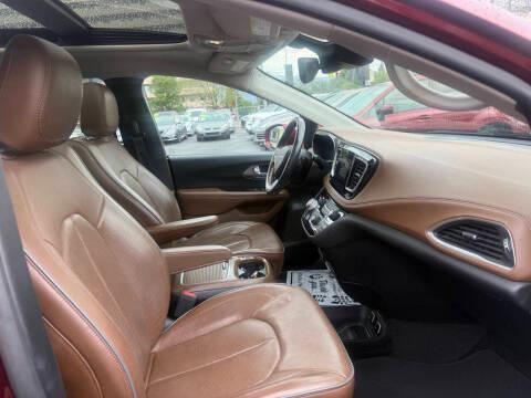 Chrysler Pacifica Limited FWD 2019