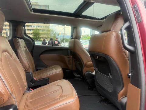 Chrysler Pacifica Limited FWD 2019