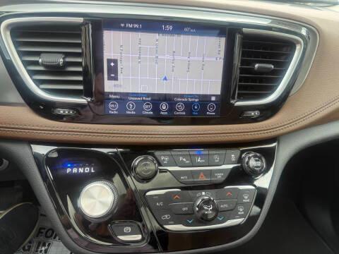 Chrysler Pacifica Limited FWD 2019