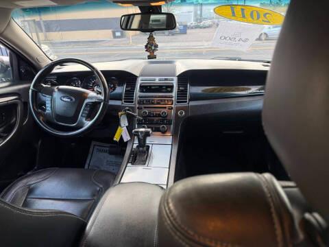 Ford Taurus 4dr Sdn Limited FWD 2011