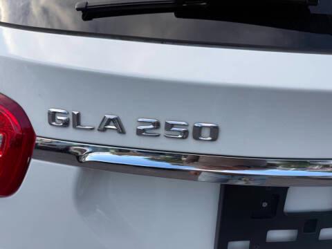 Mercedes-Benz GLA-Class 4MATIC 4dr GLA 250 2015