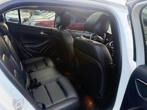 Mercedes-Benz GLA-Class 4MATIC 4dr GLA 250 2015