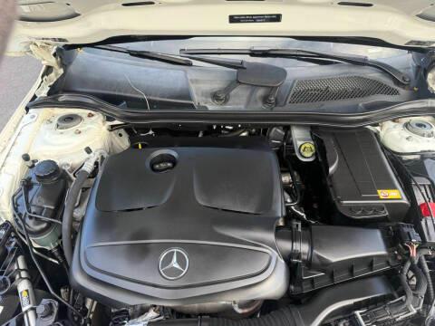 Mercedes-Benz GLA-Class 4MATIC 4dr GLA 250 2015
