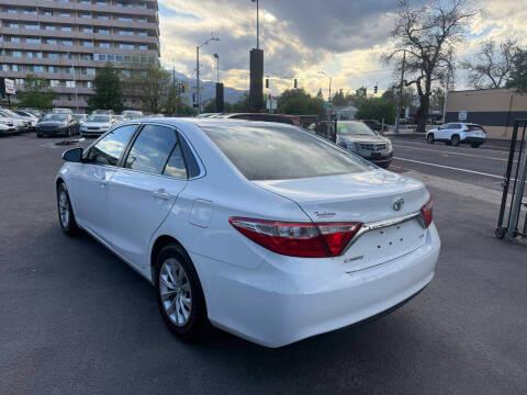 Toyota Camry 4dr Sdn I4 Auto XLE (Natl) 2015