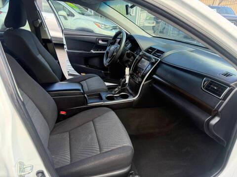 Toyota Camry 4dr Sdn I4 Auto XLE (Natl) 2015