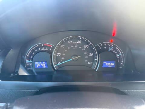 Toyota Camry 4dr Sdn I4 Auto XLE (Natl) 2015