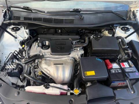 Toyota Camry 4dr Sdn I4 Auto XLE (Natl) 2015