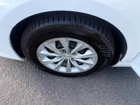 Toyota Camry 4dr Sdn I4 Auto XLE (Natl) 2015