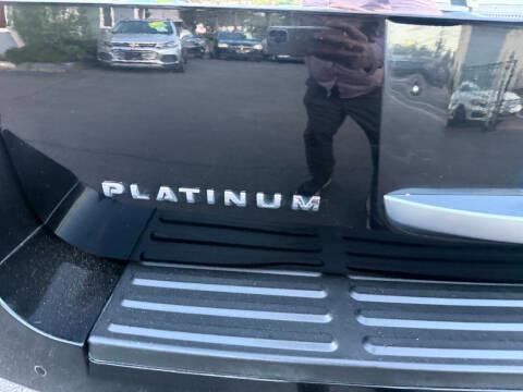 Ford Expedition 4WD 4dr Platinum 2016