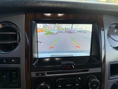 Ford Expedition 4WD 4dr Platinum 2016