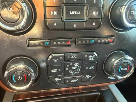 Ford Expedition 4WD 4dr Platinum 2016