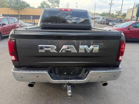 RAM 1500 4WD Crew Cab 140.5" Longhorn 2017